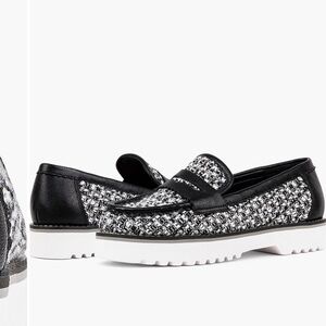 NYDJ Black and White Flats with Bold Print